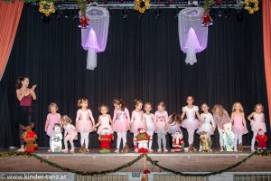 Gerasdorfer Kinder - Ballettgruppe Bühnenauftritt