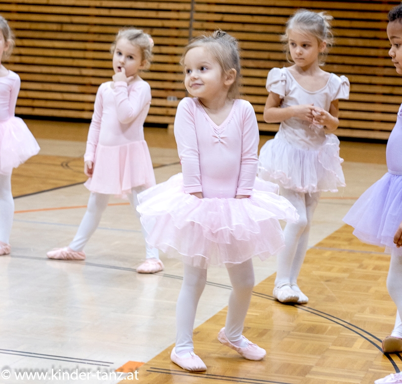Kreativität Spaß und Bewegungsfreude beim Ballett und Kindertanz